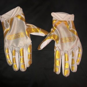 Battle football gloves
